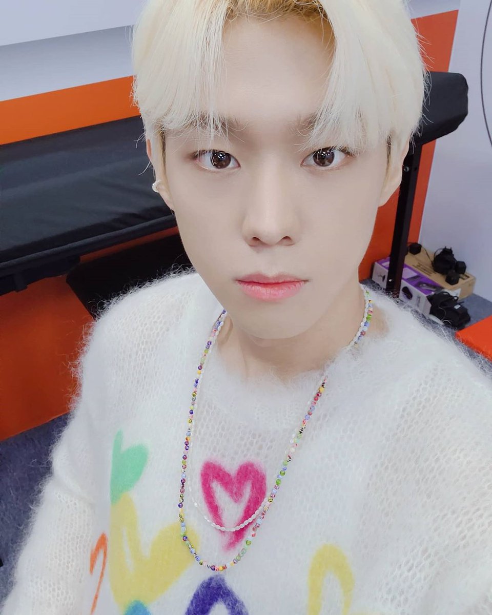 LifeDemian's tweet image. [Ig @.mussicaccess_arirang update] 👑 27.08.2020

#Musicaccess #VIP_ACCESS com #DEMIAN 

~DEMIAN falou sobre ter lançado  uma música nova &amp;lt;YES &amp;gt;

~No post também tem as plataformas onde é possível ouvir/ver a rádio.