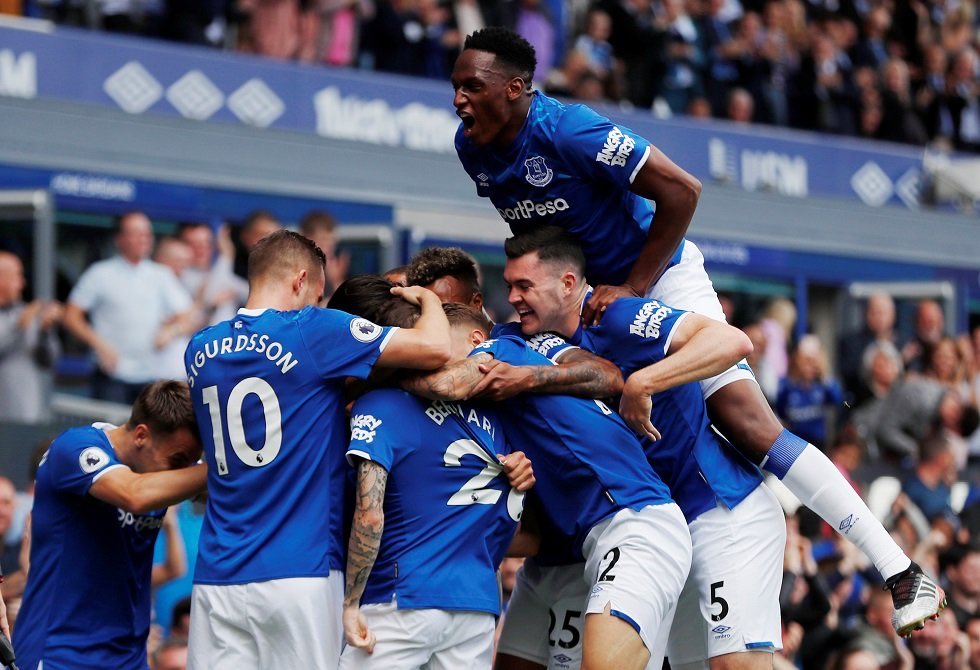 The average age of Everton’s defence: 24.5-years-old.The average age of Everton’s midfield: 26.9-years-old.The average age of Everton’s forwards: 22-years-old. #EFC