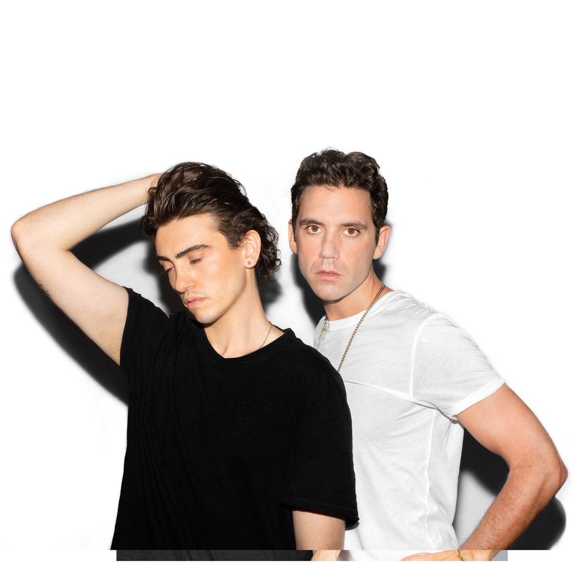 michele_bravi's tweet photo. “Bella d’estate” | Mika (with Michele Bravi)
Fuori ovunque a mezzanotte.

È un onore per me poter condividere insieme a @mikasounds lo spazio di questa canzone, che insieme celebra l’incontro tra diverse creatività e il patrimonio musicale italiano. https://t.co/2XUW5fkpt0