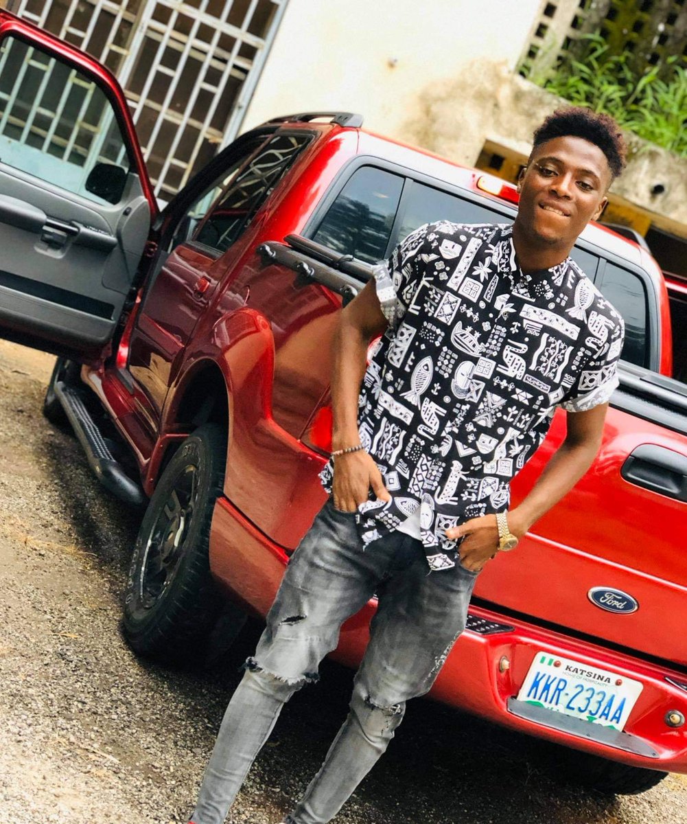 ZacboyP's tweet photo. @wizkidayo @davido @mreazi @SympLySimi  @DONJAZZY @joeboyofficial @fireboydml @Zinoleesky  unsigned Artist https://t.co/FC8SQ0tiem