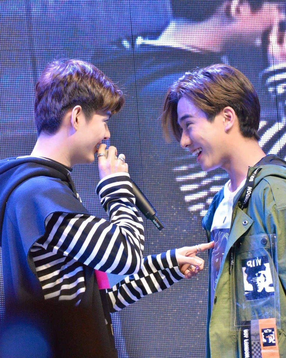 I don't read about the past,I only read about you in my heart,I don't talk about sadness or happiness,I only talk about perthsaint.
cr:owner
#PerthSaintSation
#TRIGON