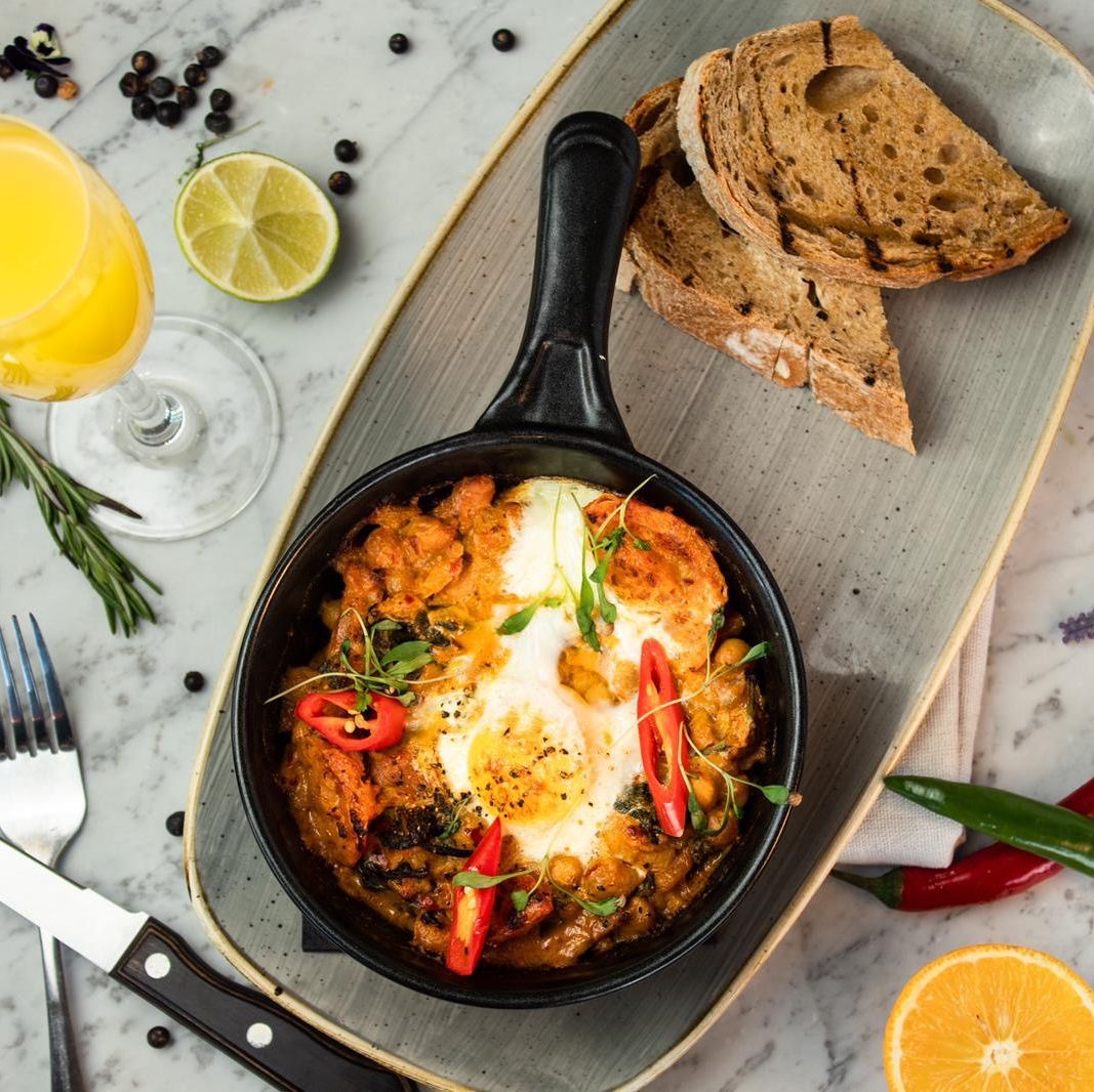 visit_bham's tweet photo. Monday is the final day to make use of the #eatouttohelp scheme.

As it's bank holiday, book in advance to avoid disappointment! 🍽️

📸 @Indico_street  @GinoRestaurants @pitcherandpiano 

#VisitBirmingham #nomorenoshows https://t.co/L5JdNSqng3