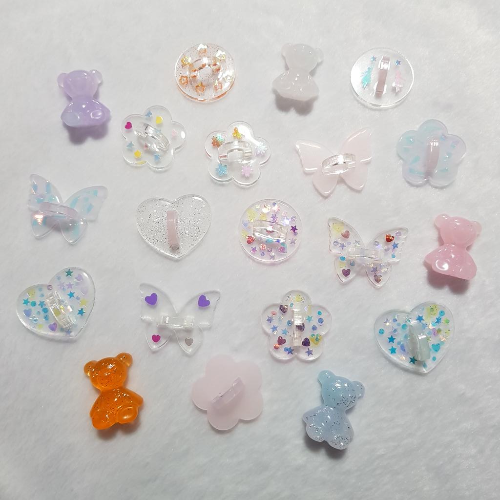 sayhi_chicago's tweet photo. 💜 เปิด Custom Orders #ที่ติดหลังโทรศัพท์ Lot.2 💜
🧸 เปิดรับ 27-30 Aug 2020 หรือปิดรับเมื่อครบ 20 ชิ้น
🍯 ดูรายละเอียด & สั่ง custom ในฟอร์มได้เลยคับบ
🌻 https://t.co/mgpKUNIerU
** รูปที่แนบเป็นตัวอย่าง Custom Orders Lot.1 นะคะ **
#เรซิ่น #resin #clasphook #holderkey https://t.co/bTo7v96Ct1