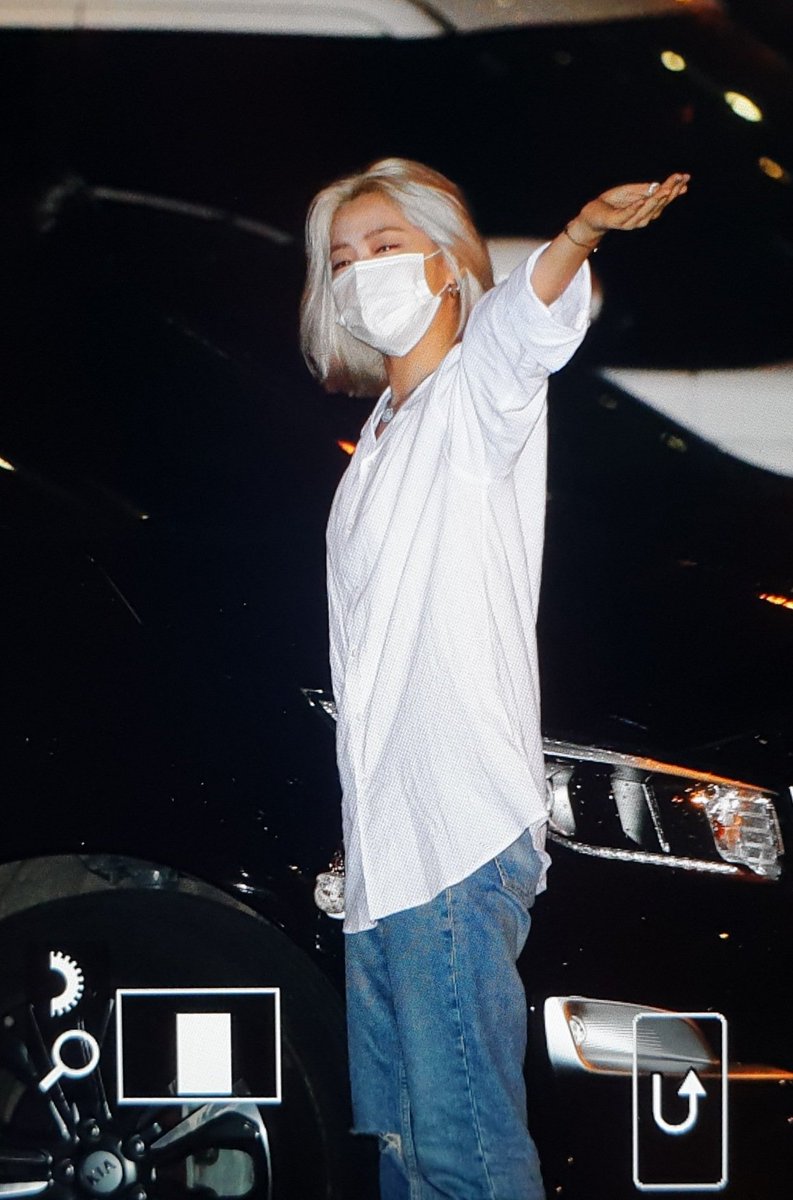 200827
깜찍이 내일봐☺👋
#있지 #류진 #ITZY #RYUJIN