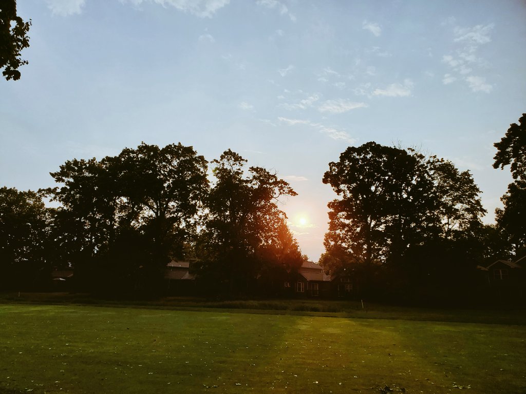 Ruth4ashab's tweet image. Somethin bout bein up before dawn n magical runnin into Sunrise 🌅🌞💕 #GetYourSweatOn 💪