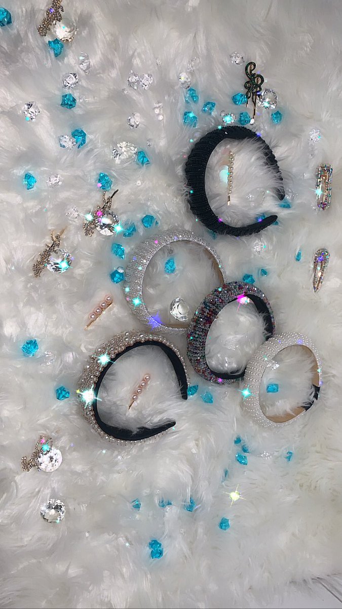 fashiongalore6's tweet photo. Good morning ladies if you didn’t already come shop @fashiongalore6  today .this is some of our cute hair accessories ... so come shop today 💕 #GirlBoss #Accessories #BlackOwnedBusiness  #trendy https://t.co/YMTyWjwgpi