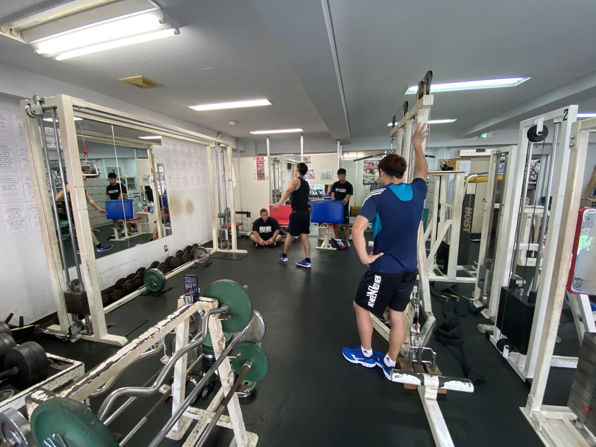 藤田裕崇 今回の試合からニックさんにトレーニングを見てもらってます より高みを目指して 拳破壊マンなのでバンテージもやってもらいます ちなみについたあだ名は 教科書ボーイ フィジカル バンテージ 永末貴之 さん