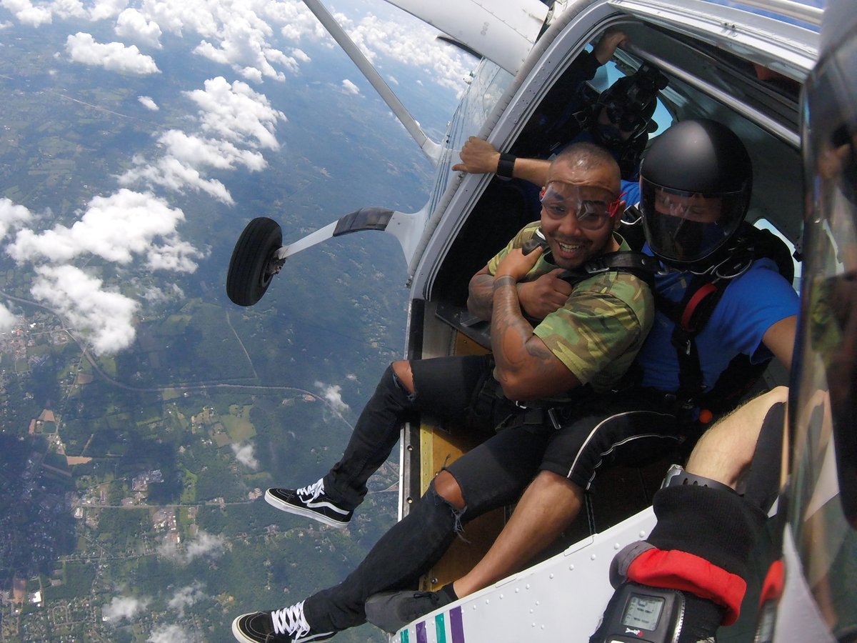 SkydivePhilly's tweet photo. Best seat in the house! Book your jump today, 215-258-2255!! #skydivephilly #freedominflight #bucketlist #Tandem #Tandemskydive https://t.co/uOpXSRZGko