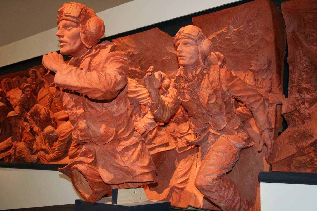 RCAF_ARC's tweet photo. #DYK? British sculptor Paul Day created an ‘original’ terracotta from which a silicon mould was prepared, and from that a bronze final artwork was produced. The #BattleofBritain monument was unveiled by His Royal Highness Prince Charles in September 2005. #RCAF #RCAFHistory https://t.co/PI80y230qL