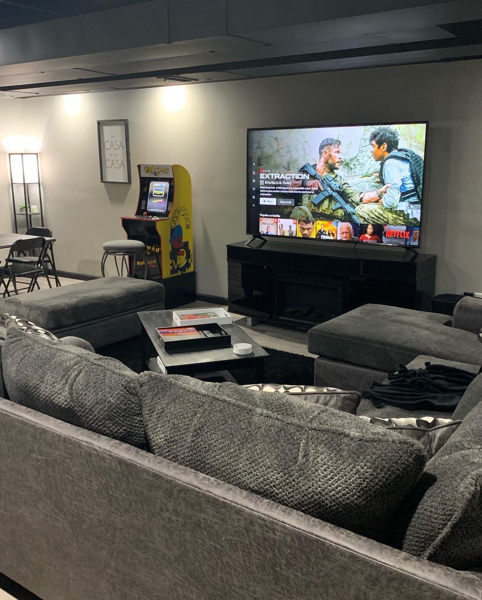 INTERIORPORN1's tweet photo. Every man deserves a Man Cave 💪🏾 https://t.co/ZxPVZGwwba