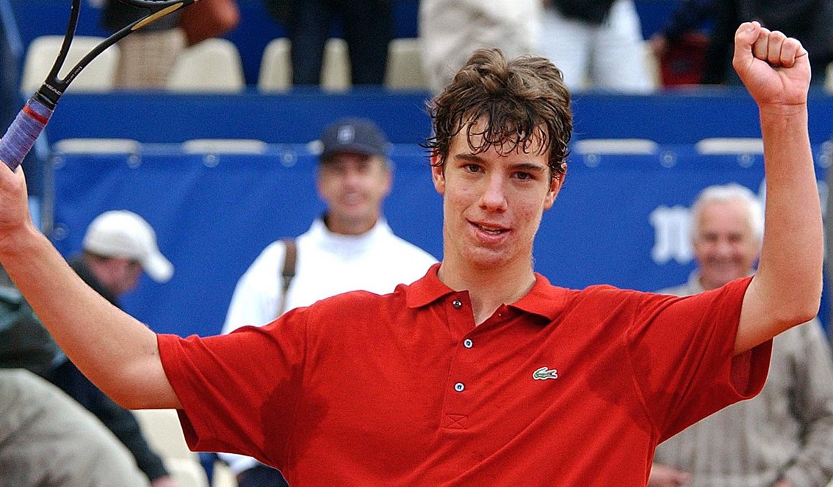 570 : C’est l’âge en jours de notre Richie national  @richardgasquet1 lorsqu’il gagne son premier match sur le circuit ATP. Ça se passe à Monte Carlo face à l’argentin Franco Squillari. En année ça fait 15 ans 9 mois et 27 jours. Impressionant.