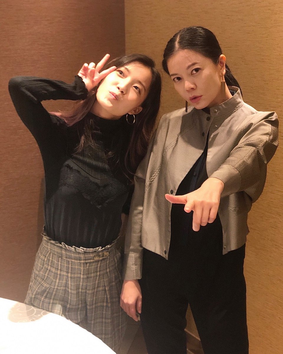 im so proud of <a href="/imMichelleChong/">Michelle Chong</a> for having her movies out on Netflix!💕i still rmbr after i watched ‘3 Peas In A Pod’, i went and bought the DVD!
 •
ps. i realized that we're always in sorta matchy outfits when we meet maybe we r the real 2 peas in a pod <a href="/imMichelleChong/">Michelle Chong</a> 🤪