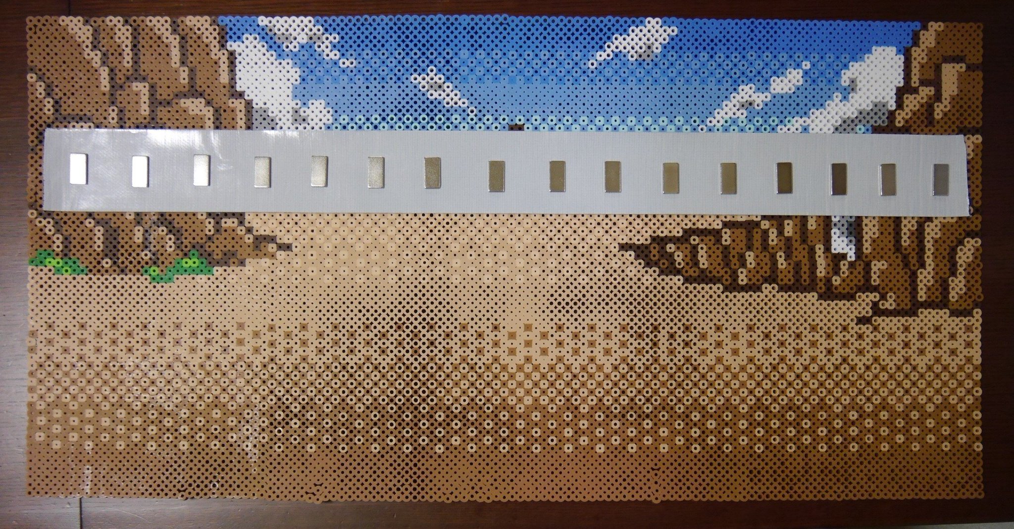 あおいいぬ 戦闘背景その２ー 完成 背景の裏側にネオジム磁石を張り付け モンスターにも磁石を仕込んで出来上がりー １つ目の背景よりうまくいった 背景はしばらくやらないつもりだったけど またやろうかな アイロンビーズ ドラクエ 戦闘