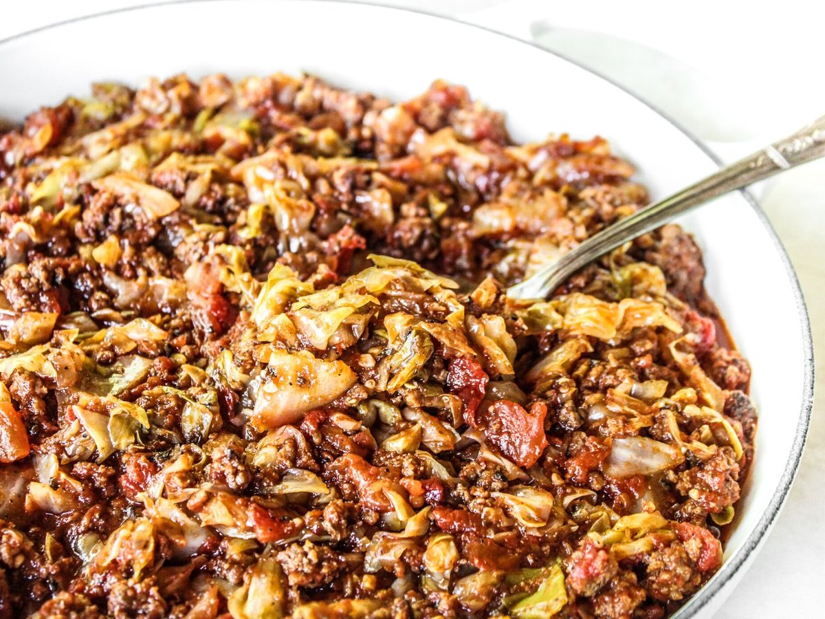 My UNSTUFFED CABBAGE SKILLET is a quick skillet meal with all the flavors you love in stuffed cabbage. But it’s so much easier to make! thewholecook.com/unstuffed-cabb…