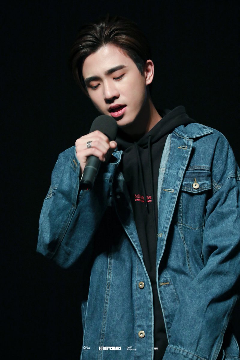 FotoByChance's tweet photo. 20190224 FM in Xiamen 彩排
还是喜欢肉肉脸

#ยิ่งนานยิ่งรักPerth
#PerthTanapon
#KDPPE https://t.co/kTgDGjEKT5