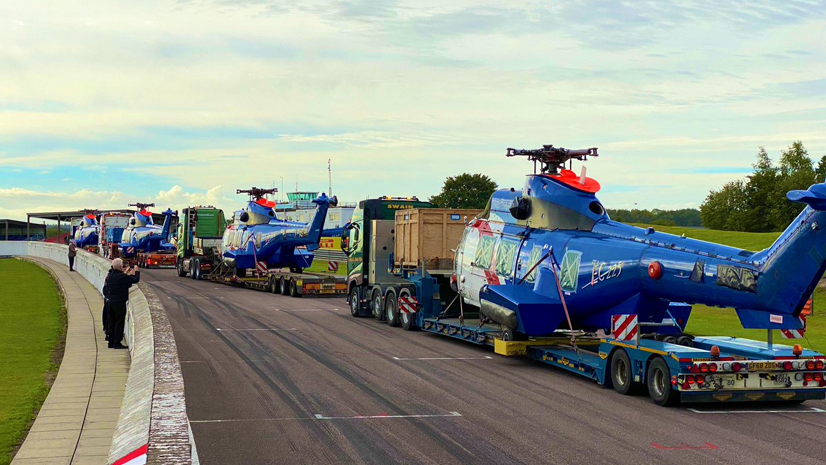 We had an unusual delay to the start of our driving experience day this morning! It was too late to tell them they’re going the wrong way around the circuit!