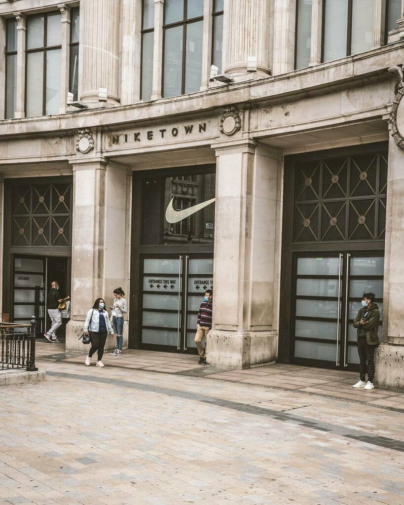 Niketown
.
.
.
.
.
.
.
.
.
.
.
.
.
.
.
.
#niketown #nike #people #mask #waiting #street #streetphotography #streetphotocollective #spicollective #spicollectiveinternational #spicollectives #collectivestreetphotography #streetdreamsmag #urban #urbanphotog… instagr.am/p/CEZOsQgp9nw/