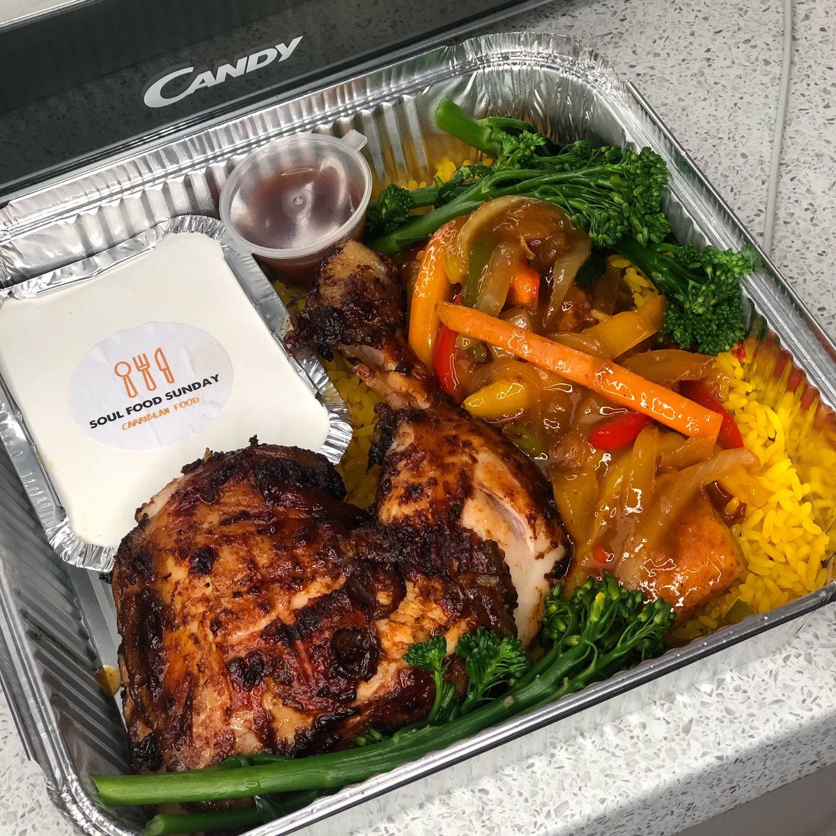 leahbennetttt's tweet photo. Hey...I’m Leah. I’m 19 and I’m trying to grow my small Caribbean takeaway business I started during lockdown! It’s collection based in Hemel Hempstead. 

Please follow to see the journey of Soul Food Sunday! 

📍Instagram - @soulfoodsundayy https://t.co/kQhgk4gWPE