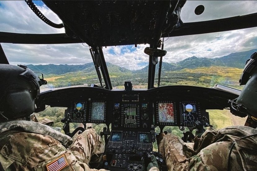 ArmyRecruiting5's tweet photo. Got a better view from your work window? Send us a DM to see what windows of opportunity are open to you!!!
#windowofopportunity #usarmy #goarmy #usarec #meetyourarmy #career #pilot #future #soldier https://t.co/xmSDQ61Juq