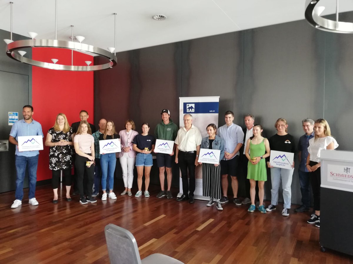 Thomas_Egger_NR's tweet photo. Mit #Evolène, #Guttannen, #Isenthal, #Plaffeien und #Poschiavo haben heute fünf neue Gemeinden das Label Jugendfreundliche Bergdörfer erhalten. https://t.co/UDbYCAn6fv