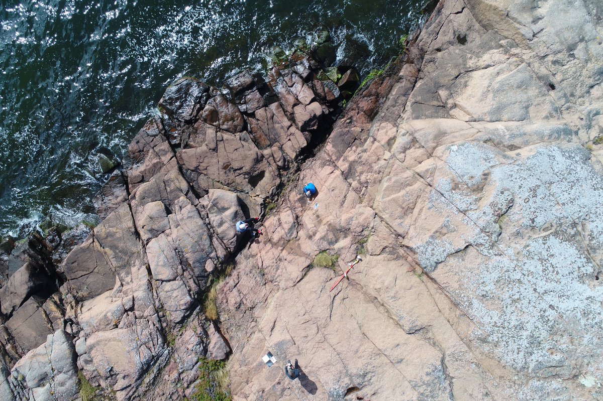 Last but not least fieldwork at Åland 🇦🇽 this year. This time southern Åland and still world class outcrops! Next step processing field data. #chapue #pärre Collaboration between <a href="/GTK_FI/">GTK</a> <a href="/Geohouse_Turku/">Geohuset</a> <a href="/Jonkka76/">Jon E</a> <a href="/NickeNordback/">Nicklas Nordbäck</a> @aboakademi <a href="/UniTurku/">Turun yliopisto - University of Turku</a>