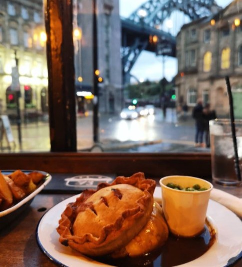 "Pie with a view" 📸  rosie_j89