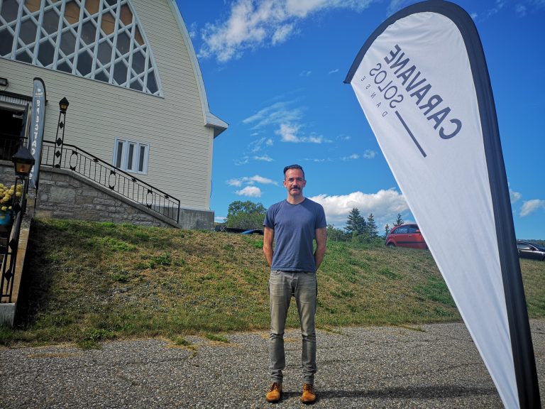 « Nous avons monté un concept de spectacle intime. Avoir un solo à nous seuls, c’est le genre de caprice que seuls les gens riches peuvent se permettre! » Frédérick Gravel via <a href="/hebdocharlevoix/">Le Charlevoisien</a>

➡️ ow.ly/l5lh50BaGDK
#caravanesolos #danseqc