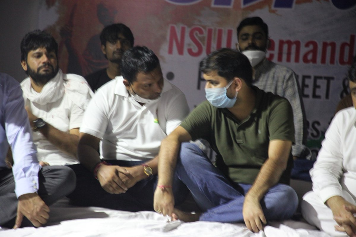 IYC's tweet image. IYC President Sh @srinivasiyc &amp;amp; IYC members met @nsui President Sh @Neerajkundan &amp;amp; team who have been on a hunger strike demanding the govt to postpone JEE NEET.

This thoughtless decision by GOI will jeopardize the health of our students and their families. #AntiStudentsModiGovt