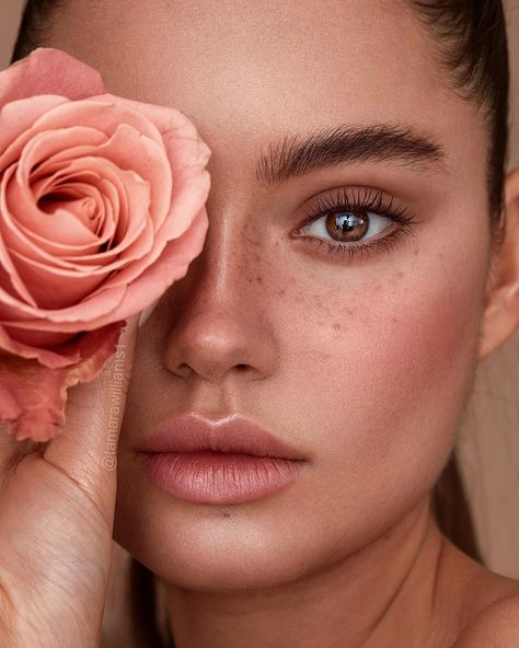 It’s almost the Bank Holiday weekend! There’s still time to book in to get your lashes and brows done before it’s too late!

You can either call or book online via Treatwell! We can’t wait to see you! 🎉

#BankHolidayBeauty #Brows #Lashes #ShavataBrows