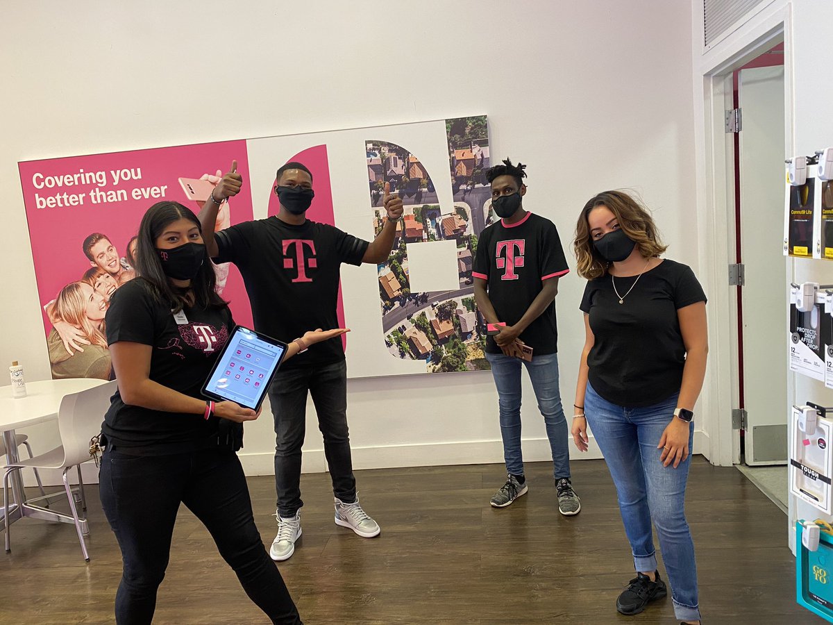 GSV1102's tweet photo. The New T-Mobile’s powerplayers! Always ready to help out our TPR family. #NERocks #KnowledgeIsPower #MagentaPride #14thst @bfergftw @HernandoRicoJr @UnionTmo https://t.co/ir7DwquKzj