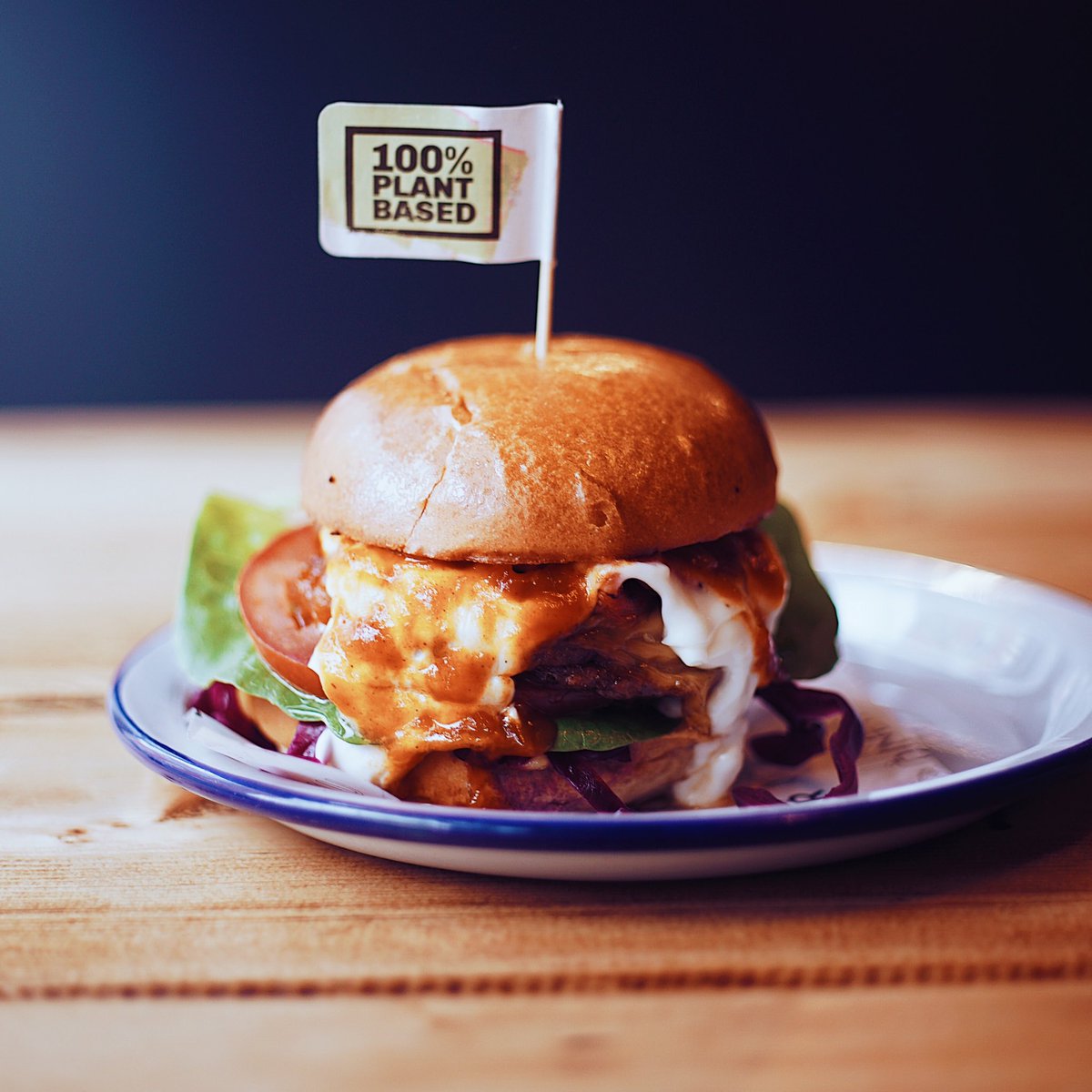 We heard it’s #nationalburgerday, so here’s our @movingmountainsfoods double beef patty burger, with extra garlic mayo, because we just fancied being a bit extra 🔥 #vegan #unitydiner