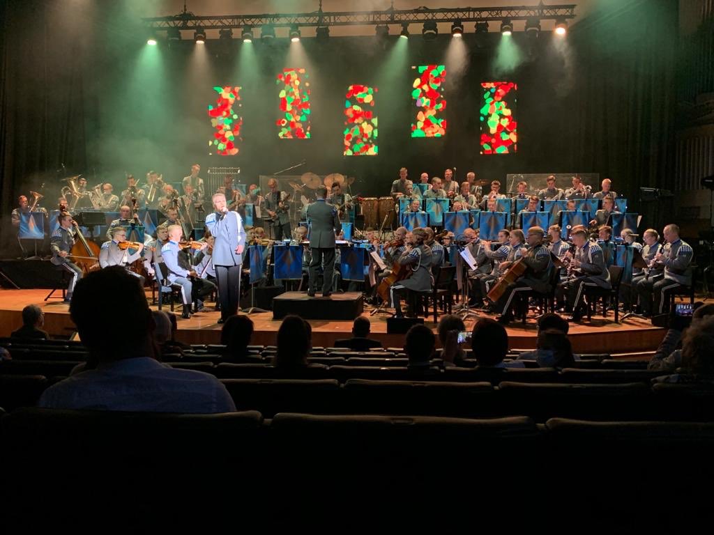AstrenTorsti's tweet photo. Hieno konsertti tänään Finlandia-talossa. Komea ohjelma, loistava varusmiessoittokunta ja upeat solistit👍 https://t.co/2hll3XbMQ7