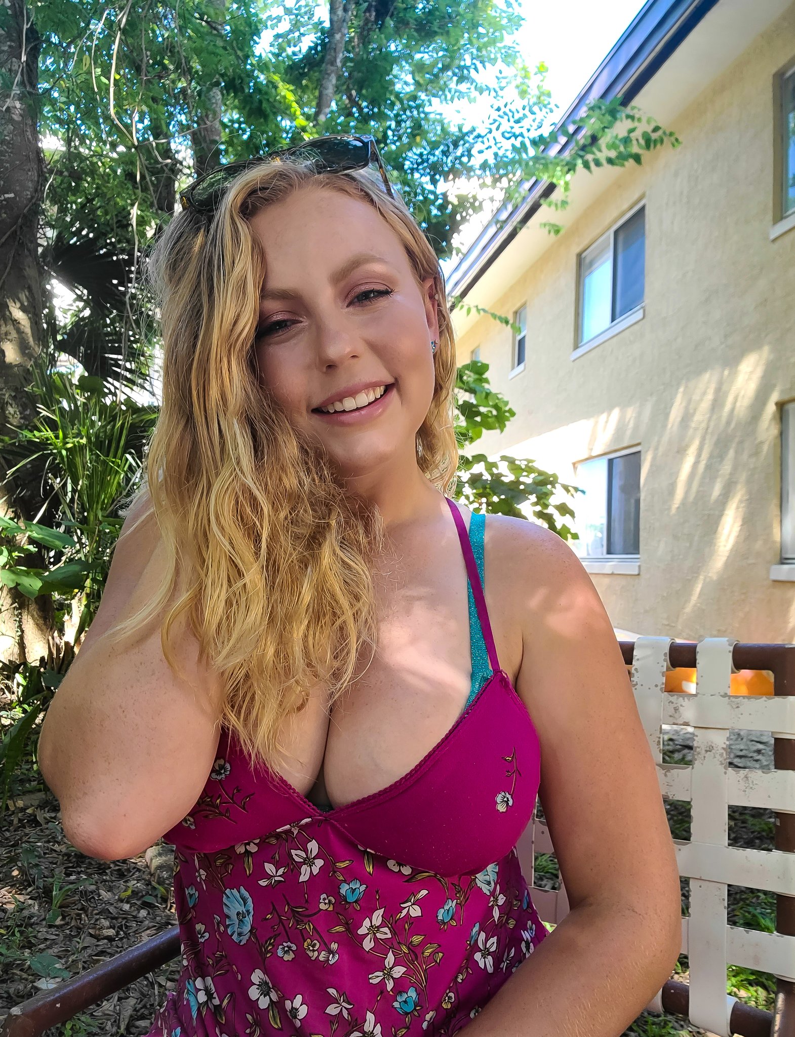 LivStixs on X: Stop talking to your internet boyfriends in my backyard  t.cox2bbJ8mgXP  X