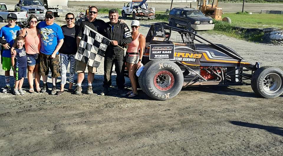 BerryTunk's tweet image. For being a winged driver, it's been a great first season running a wingless sprint car in my career. Thanks to @XXXRaceCo for building great cars!