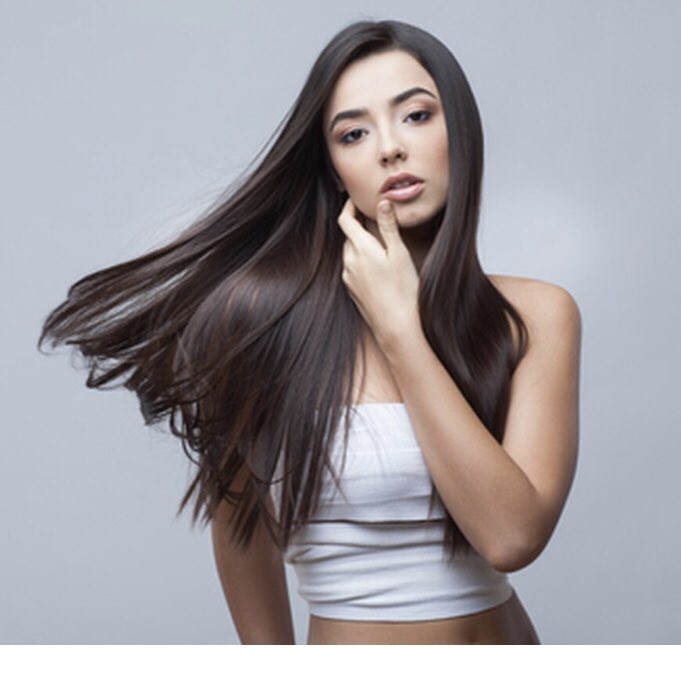 Readylimited's tweet photo. Divine &amp; Sexy Hair Oil. $12 with free shipping. https://t.co/cc3VAkkoW7

Soften, moisturize, strengthen, growth. Comes in unscented or choose from 30 scents. Made with all natural ingredients. Non-greasy, no residue. Won't clog pores. https://t.co/cJAkMA863R