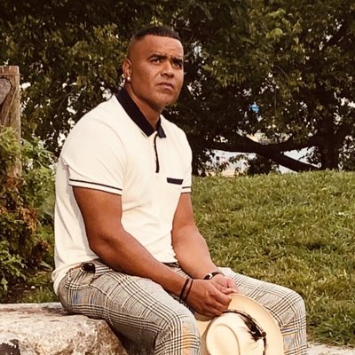 ChrisisSingin's tweet photo. #NewProfilePic https://t.co/075FELYwua