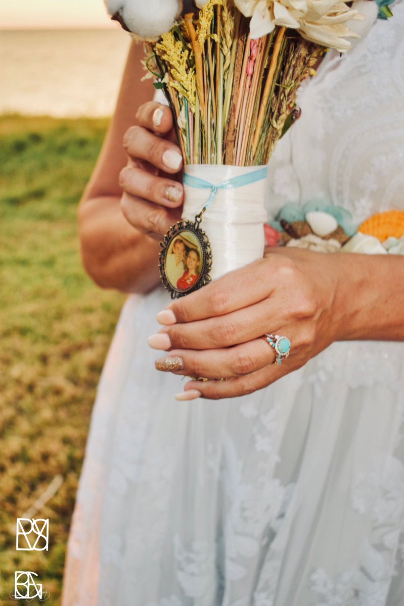 simplyabigailm's tweet photo. my first wedding since the pandemic hit 🥺 book me for photoshoots! I’m taking all necessary precautions :) 🥰 https://t.co/2t9mDk7z9a