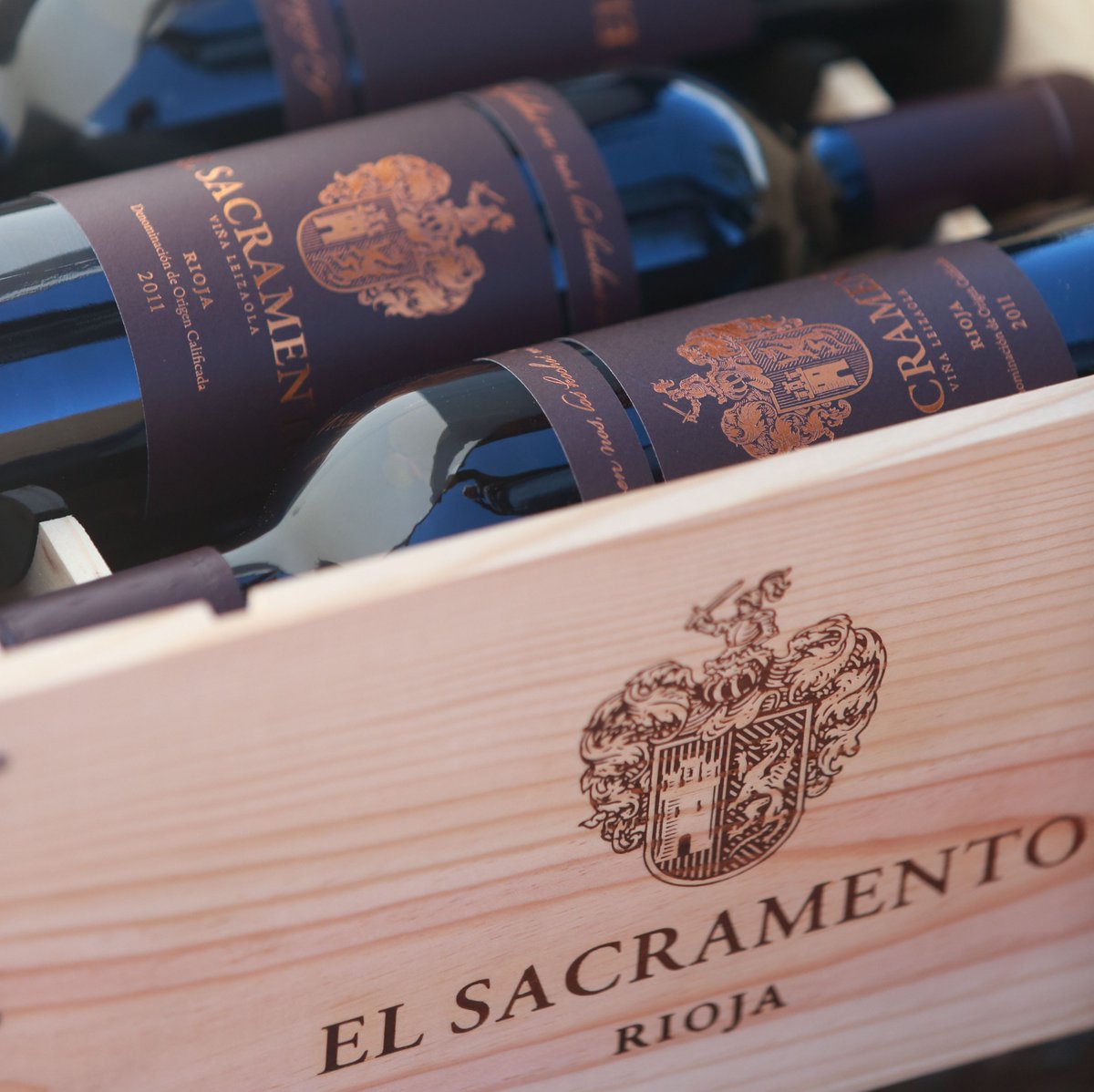Let Etienne Cordonnier of El Sacramento transport you to Rioja Alavesa...

🍇 🍷 #ElSacramento is a 22 hectare plot of vines in La Guardia, which has been cultivated since the 16th Century. 

Video: youtu.be/GwEasB76d80

#RiojaAlavesa #EhrmannsWine @SpanishWinesUK <a href="/RiojaWine/">Rioja Wine</a>