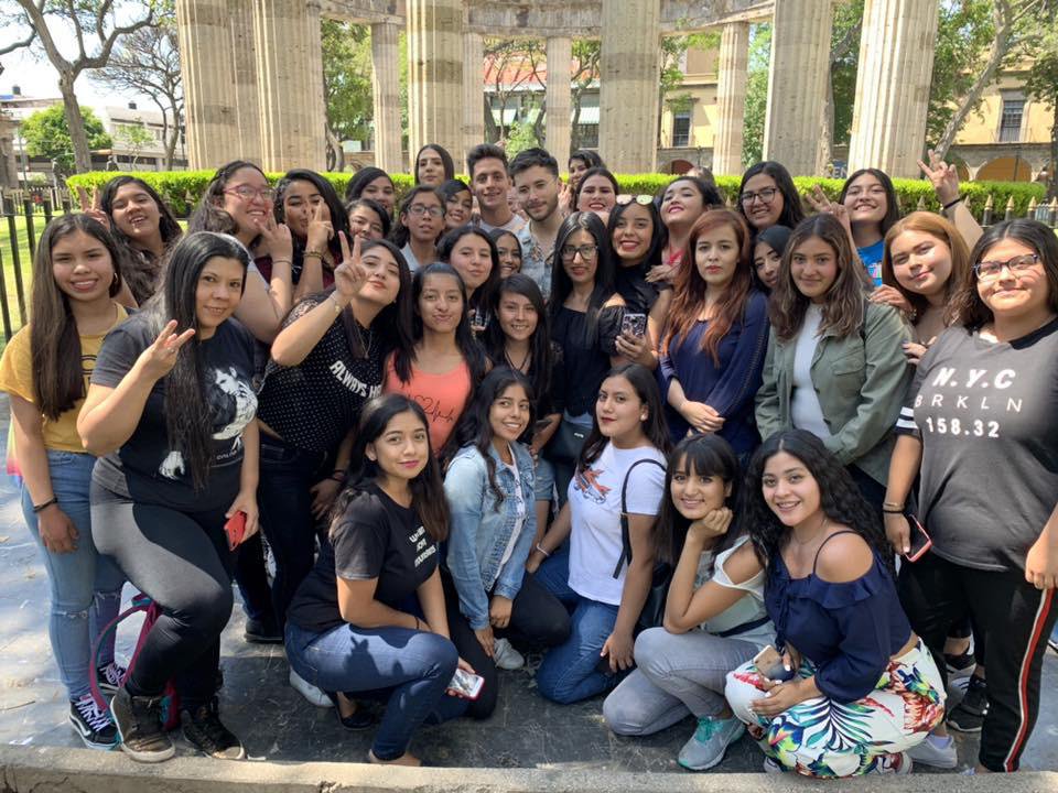 RotcehDirection's tweet photo. Día 8 🌻
Foto favorita con fans
@atlgarza @RewindersJalisc
#ContigoAtl
PD: Te extraña GDL.❤ https://t.co/yCldApd046