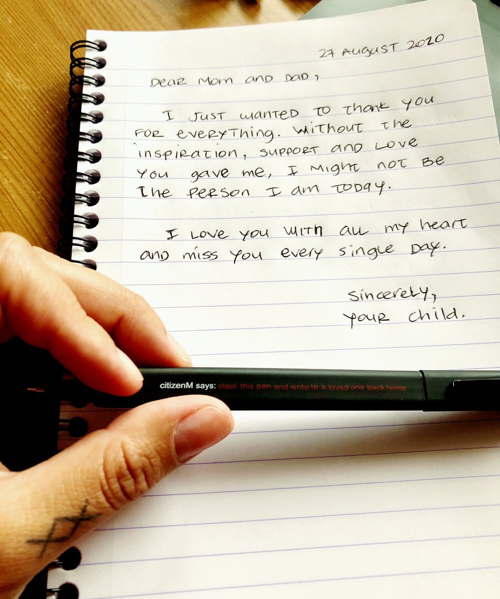 helga_palma's tweet image. I loved the message on this pen 🥰

~citizenM says: steal this pen and write to a loved one back home~

#DearMomAndDad #BringBackHandwriting #ItIsGoodForYourBrain