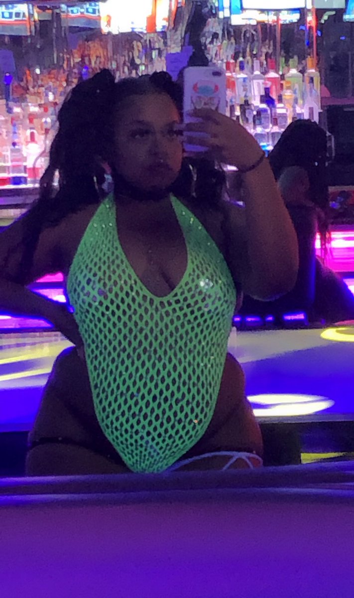 !!ANYTHING HELPS!!
I am a dancer. Last night I worked night shift in a small club that didnt have cameras in the dressing room and my money bag was stolen when I was working the floor. My rent is due on the first it’s $965
Please RT or help if you can I’m devastated and stressed