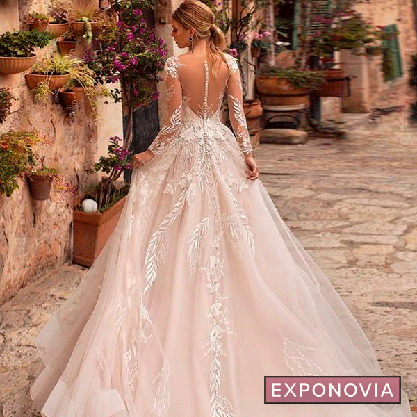 EXPONOVIA's tweet photo. ¡Un estilo clasico con toques glam! 👰❤️✨😍😍 https://t.co/sGC60HNgyD