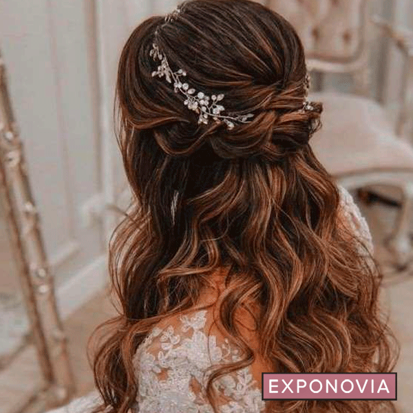 EXPONOVIA's tweet photo. ¡Una de las más bellas tendencias en peinado para tu gran día! 👰❤️✨ https://t.co/1tL9FdICV0