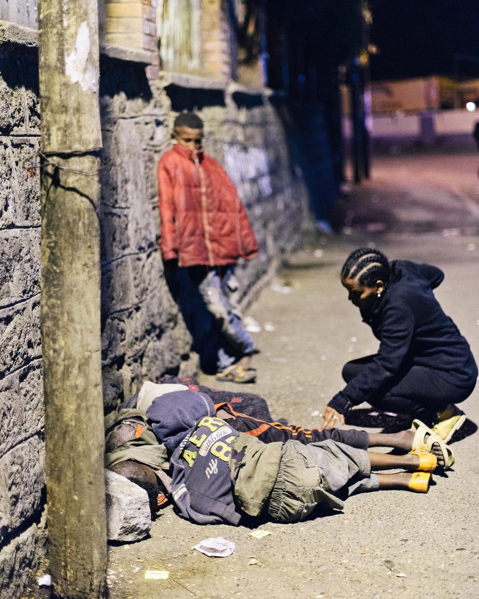 SaraHall3's tweet image. Have some ambitious goals for myself at @LondonMarathon , including raising $ for a home for young girls coming out of homelessness and prostitution in Ethiopia through @StepsFoundation 

There are over 60,000 youth living on the streets in Addis alone

charity.gofundme.com/o/en/campaign/…