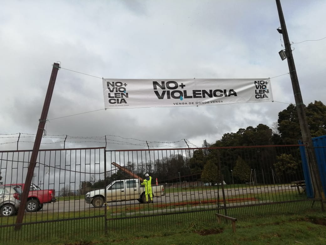 MultigremialN's tweet photo. En estos momentos transportistas en Valdivia, manifestándose unidos por No+Violencia. @EESUR2020 @savalfg @AprovalLeche @ValdiviaCamara @PymemadLosRios @CCIVLosRios @AgCamioneros
 
#NoMasViolencia https://t.co/MONvtYOecp