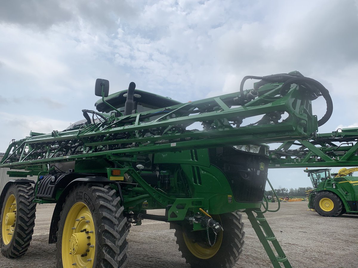 First R Series in Ontario with a Boom Recirculation System installed at Huron Tractor.  DM me for details!