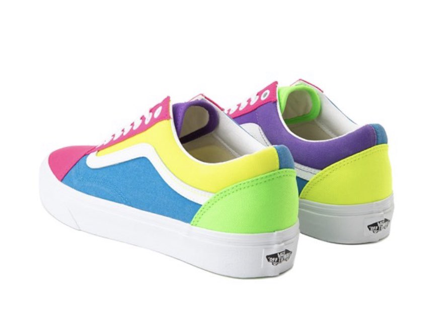 VansAlert's tweet image. New! @journeys Exclusive Vans Old Skool in a multi-Neon colorway 🔥

Buy Here: bit.ly/3lhMIha