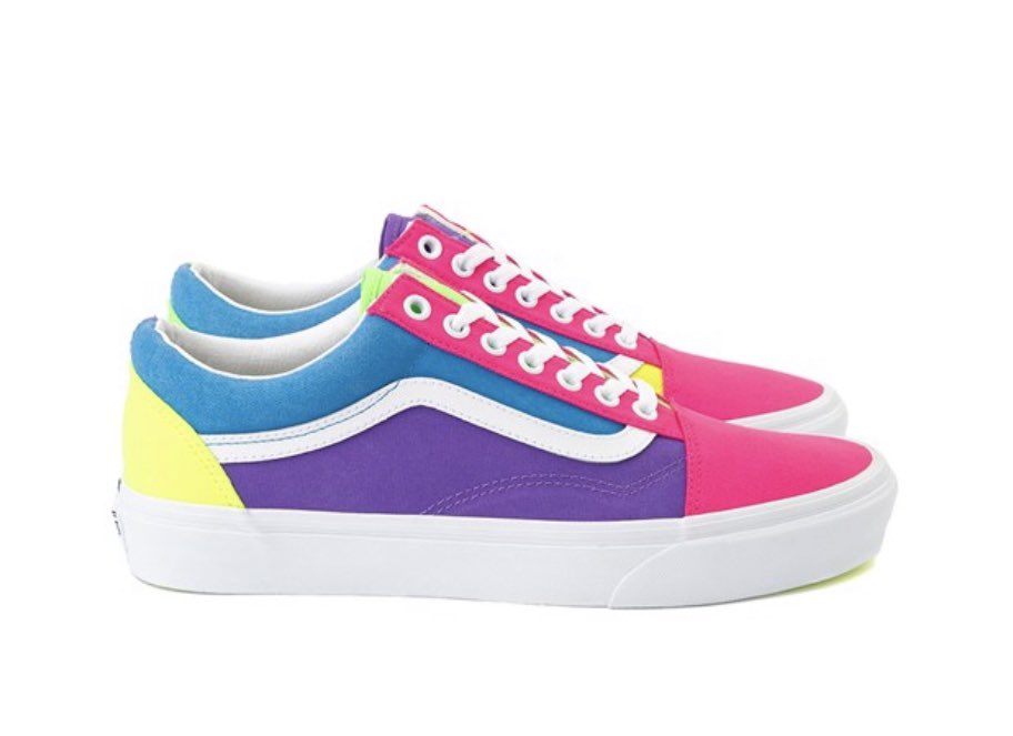 VansAlert's tweet image. New! @journeys Exclusive Vans Old Skool in a multi-Neon colorway 🔥

Buy Here: bit.ly/3lhMIha