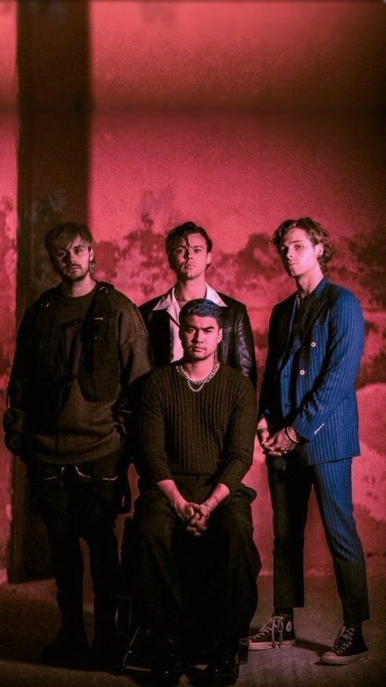 EASIERLFTV's tweet image. red supremacy #STREAMREDDESERT #5SOSRedTeam #CALMPromComp