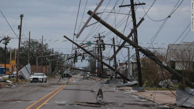 cnnbrk's tweet photo. Three deaths have been reported in Louisiana as a result of Hurricane Laura https://t.co/AVasrssOwD https://t.co/VDqXh3G7pu